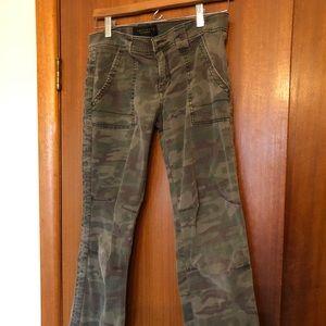 Sanctuary Camo pants ankle length size 28